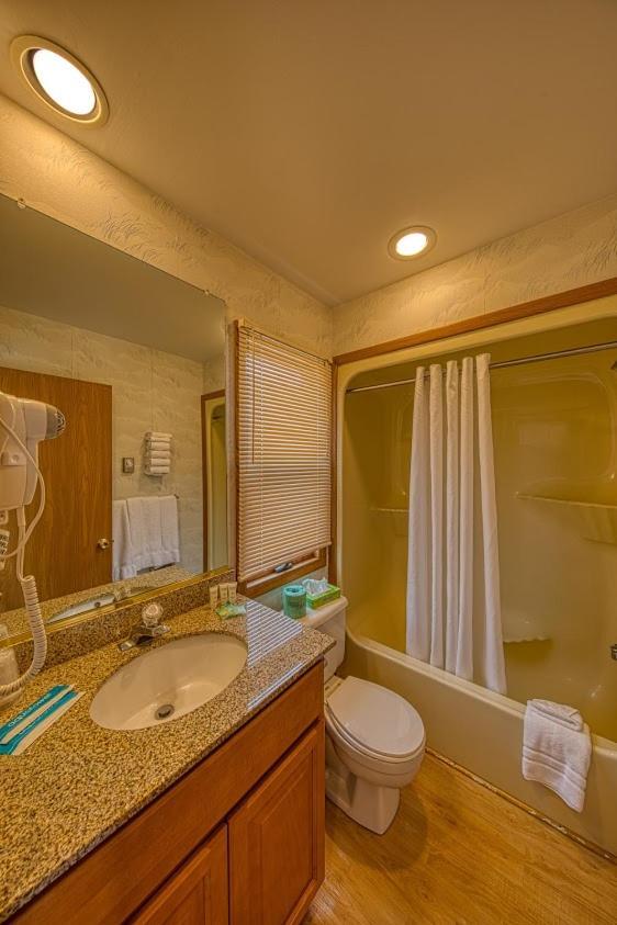 Sea Spray Motel Beach Haven Exterior photo