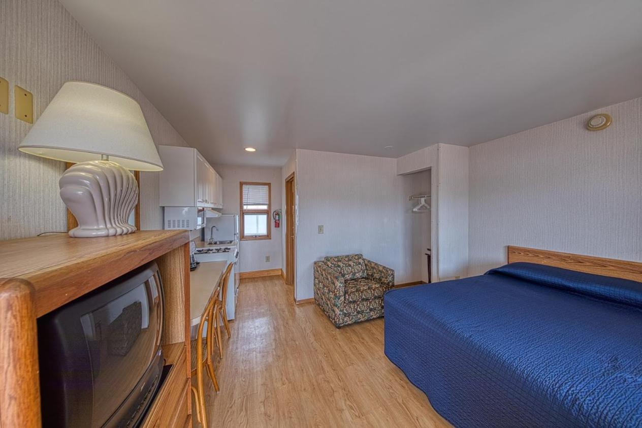 Sea Spray Motel Beach Haven Exterior photo